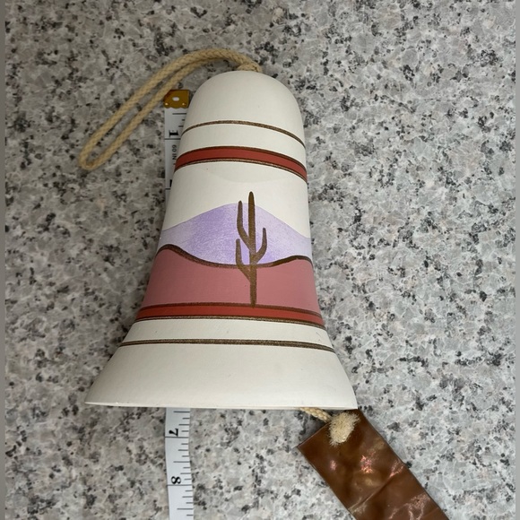 Vintage Southwestern pottery bell/windchime, Handpainted - Picture 5 of 6